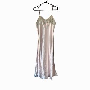 Vintage Lace Detail Satin Chemise in Soft Pink size medium